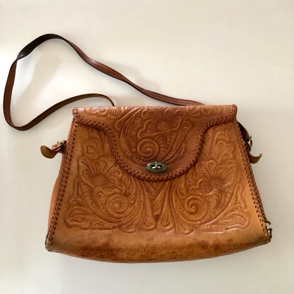 Vintage Handbags - Vintage Hand-tooled Leather Purse